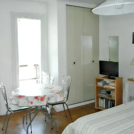 Apartment A Les Bains 28m² Balcon Et Parking