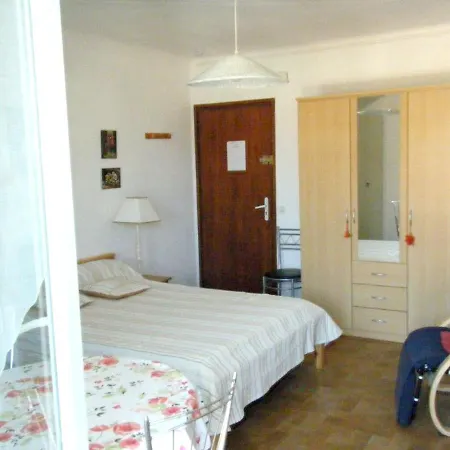 A Les Bains 28m² Balcon Et Parking Apartment